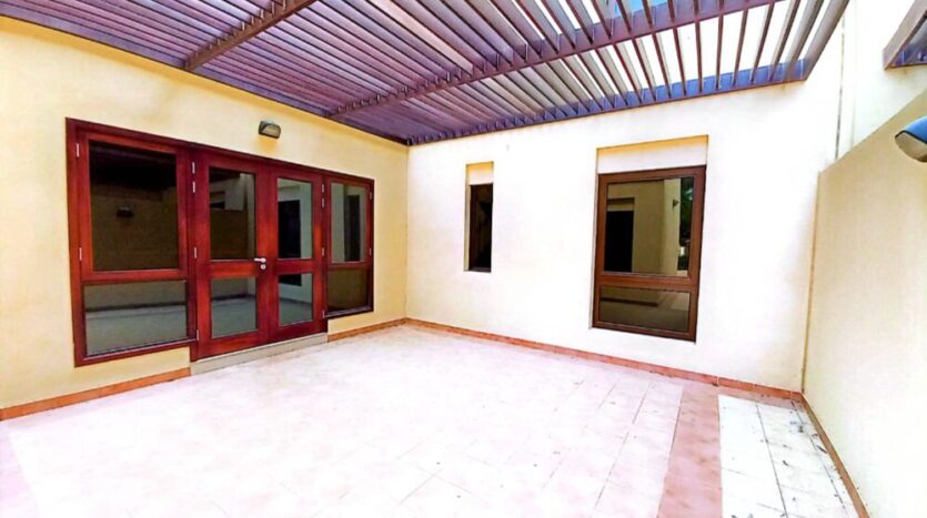 Luxurious 3BHK Villa in Granada